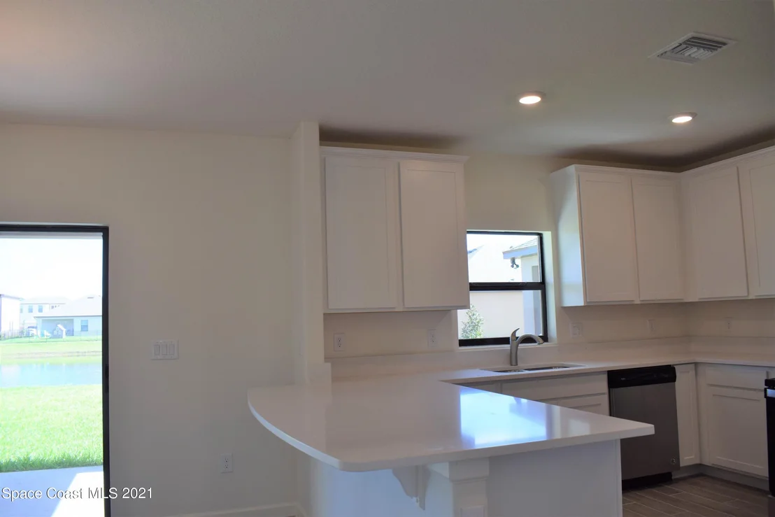 Photo of 319 Wiregrass Avenue