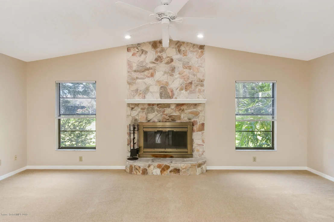 Photo of 2274 Woodlawn Circle