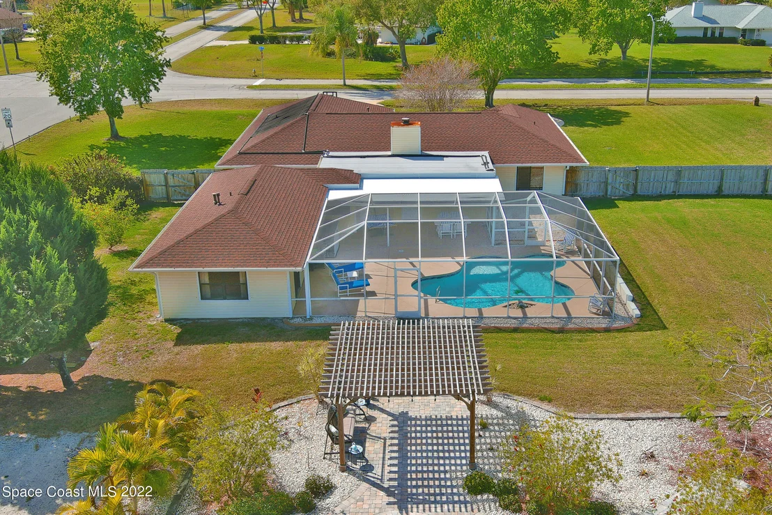 Photo of 1814 Oak Drive N