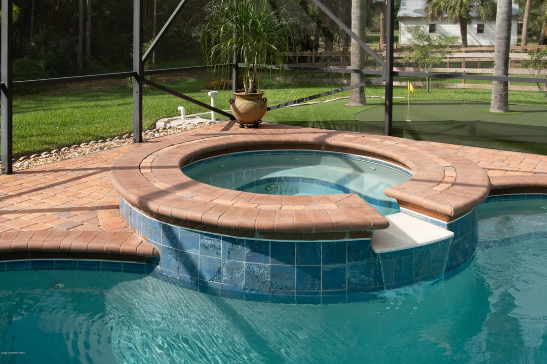 Photo of 6940 Hacienda Drive