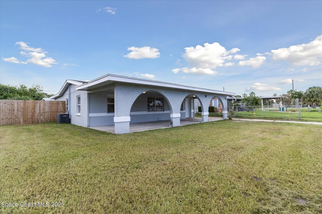 Photo of 3104 Swift Street