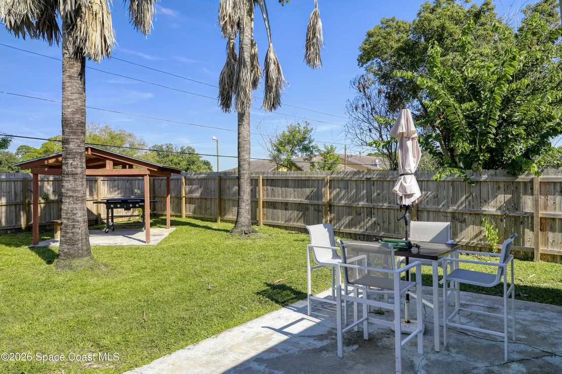 Photo of 449 NE Gilbert Drive NE