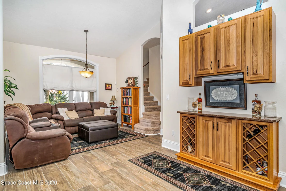 Photo of 4333 Long Lake Road