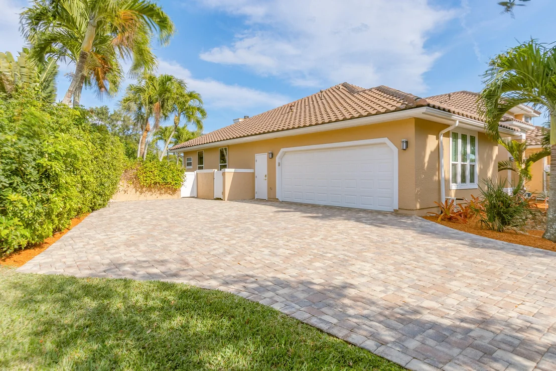 Photo of 620 Crassas Drive