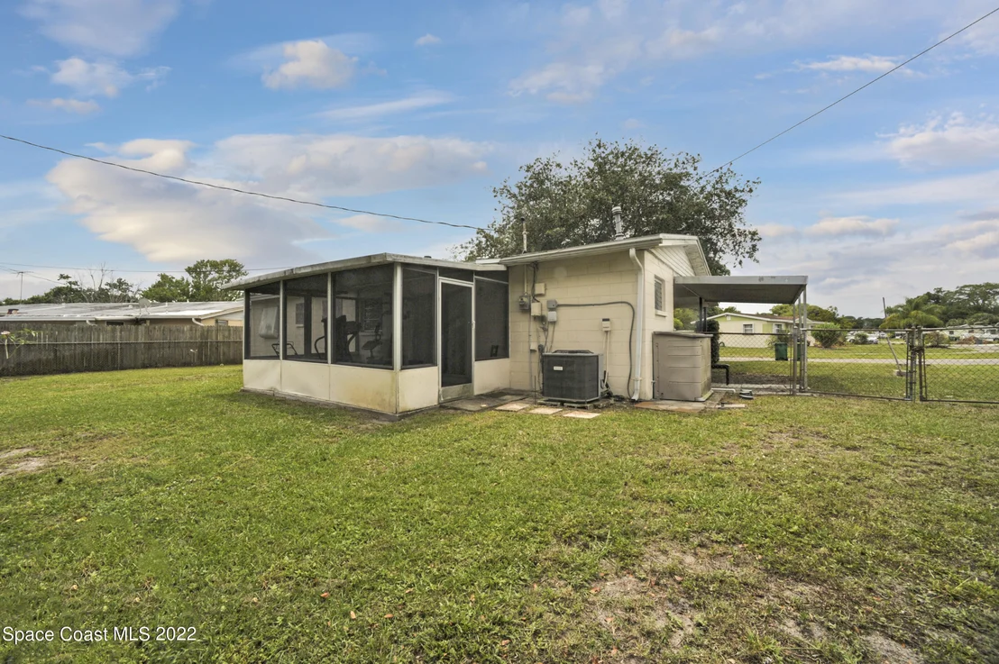 Photo of 1050 Illinois Road