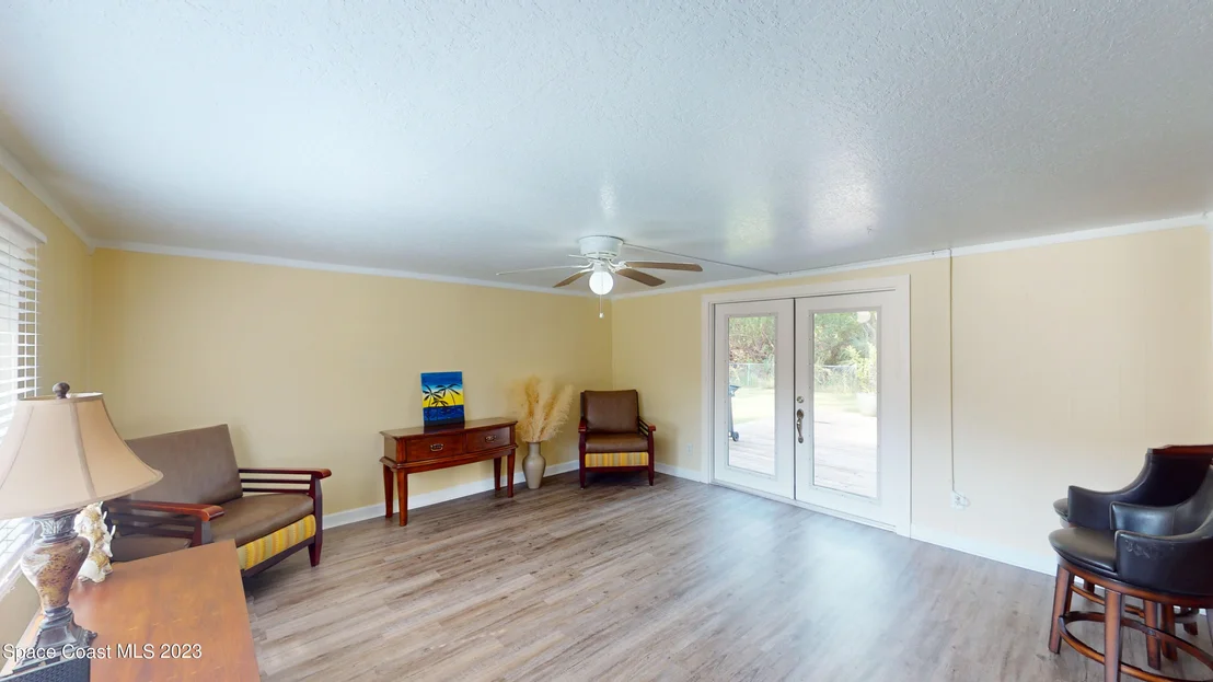 Photo of 1045 Green Road