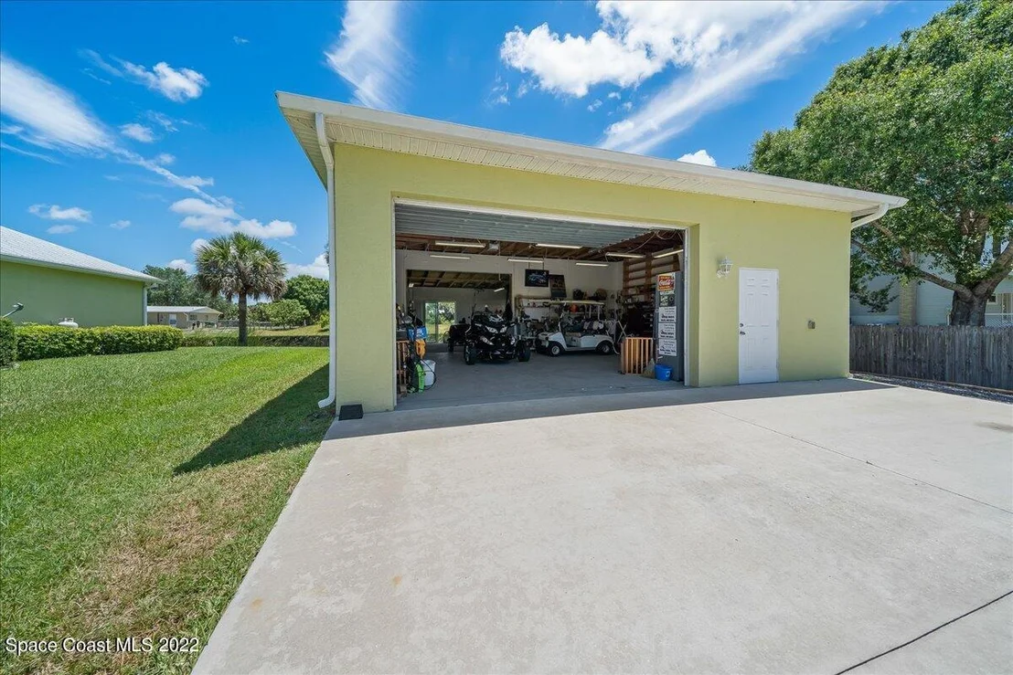 Photo of 5265 Evinrude Road