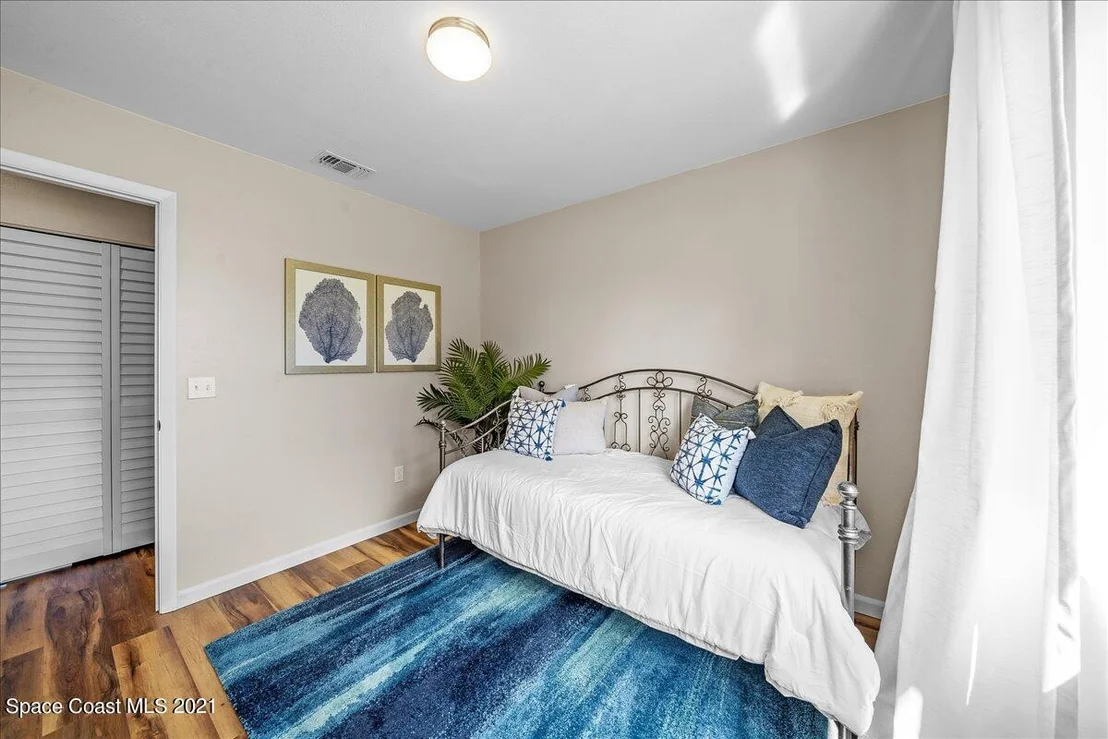 Photo of 1394 Carr Circle NE