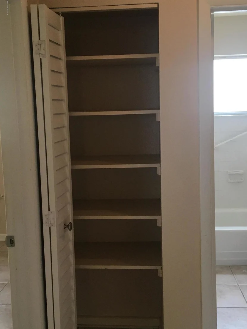 Photo of 1042 Cable Lane NE