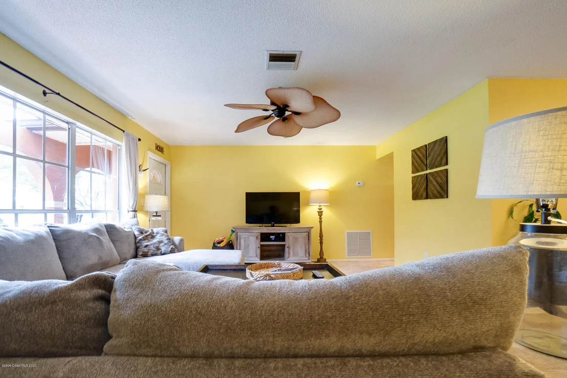 Photo of 1266 NE Cabot Drive NE