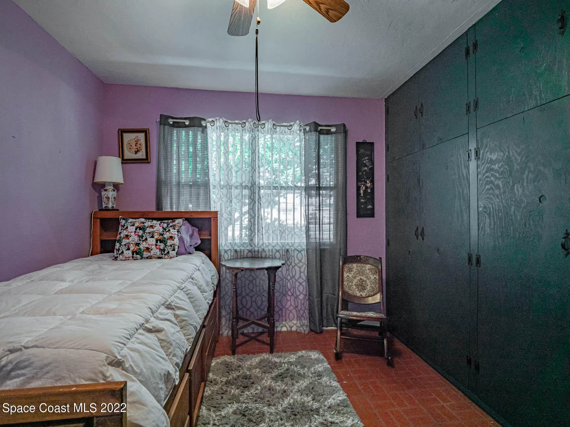 Photo of 931 Bianca Drive NE