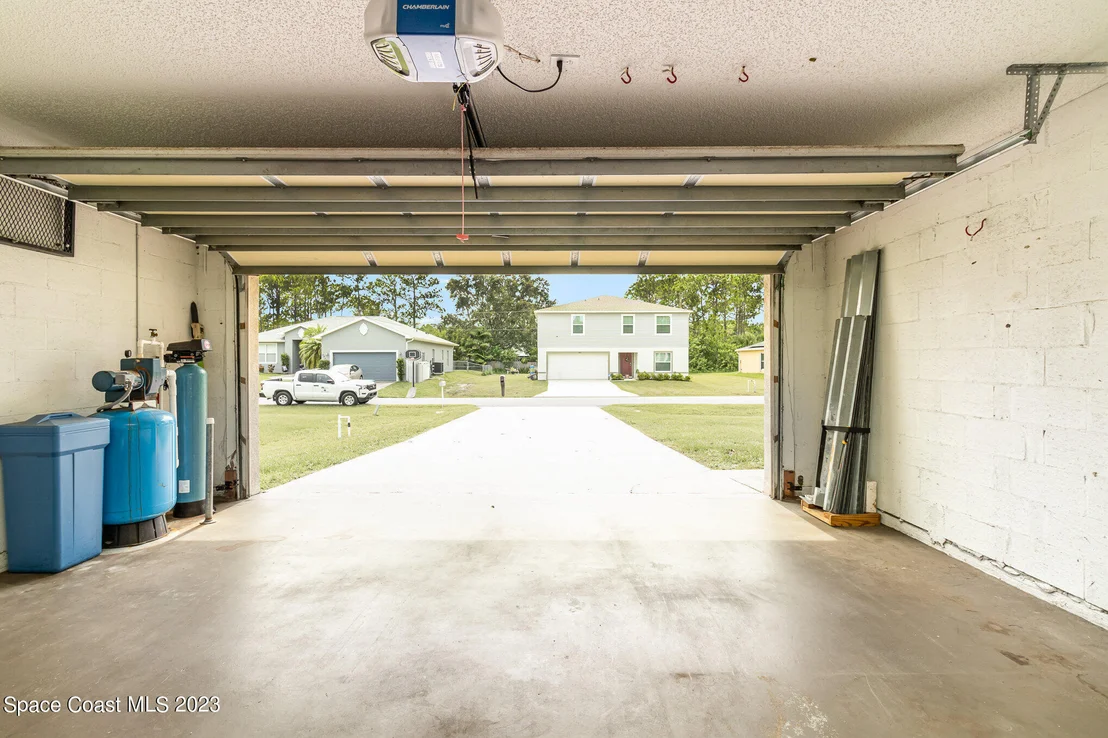 Photo of 3233 Trainfo Avenue