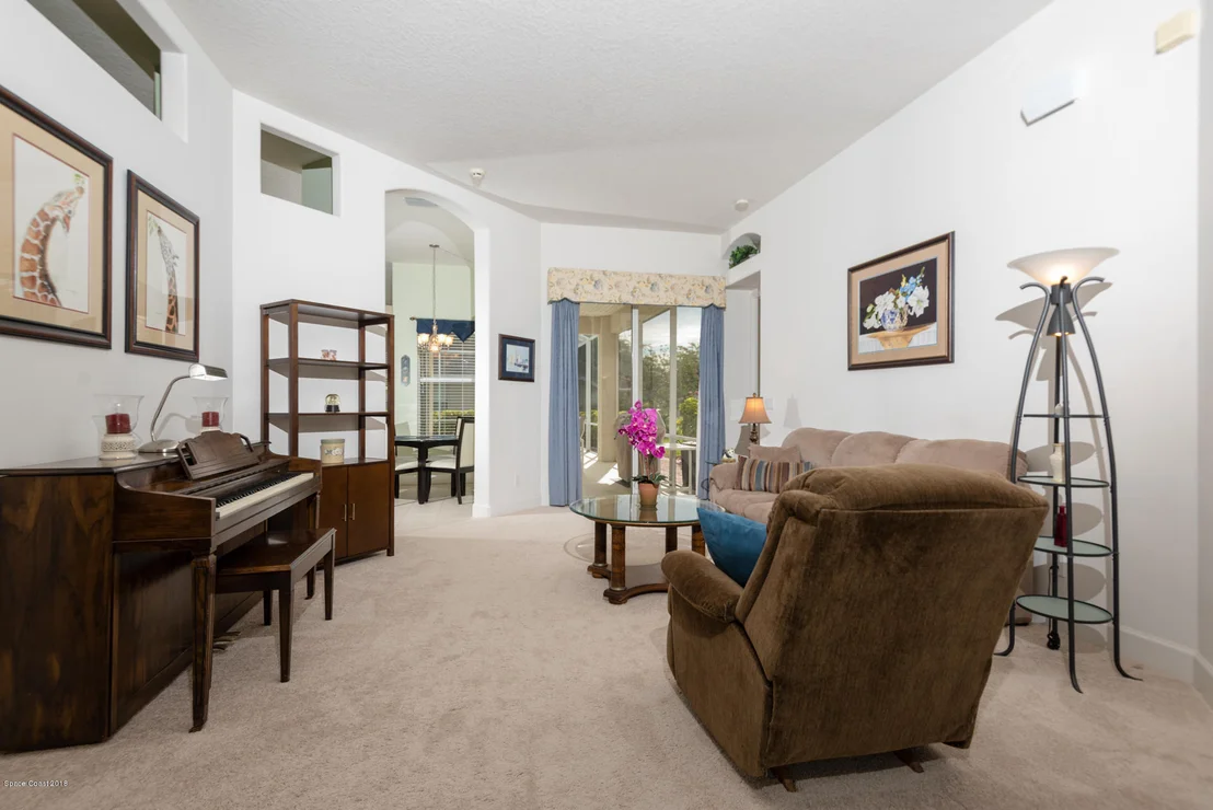 Photo of 1737 Windbrook Drive SE