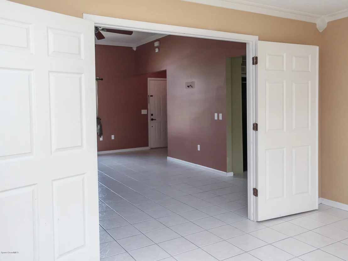 Photo of 1337 Heritage Acres Boulevard