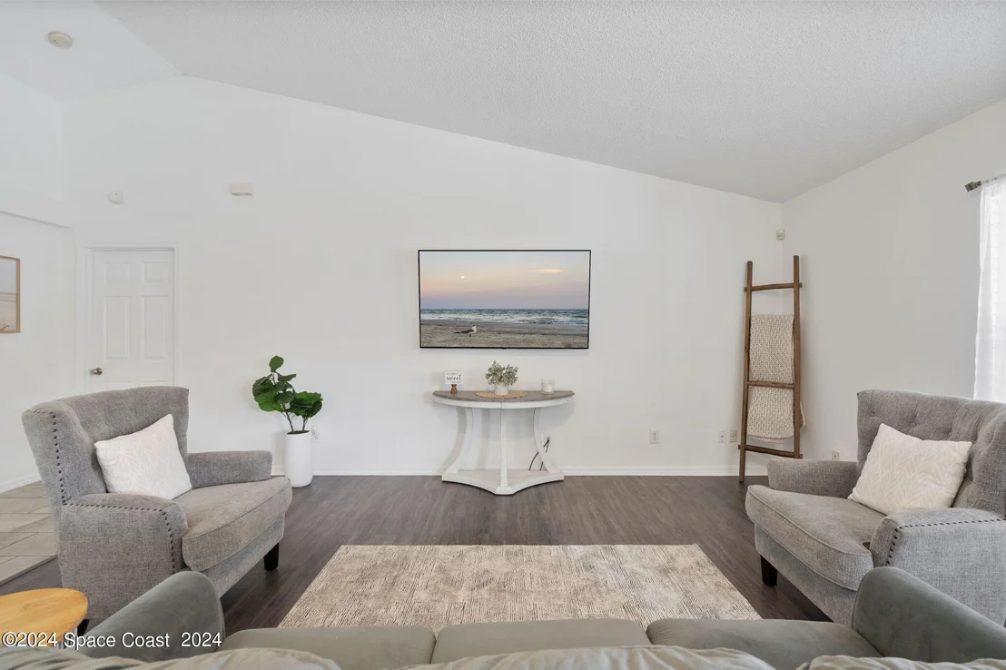 Photo of 1049 Jacaranda Circle