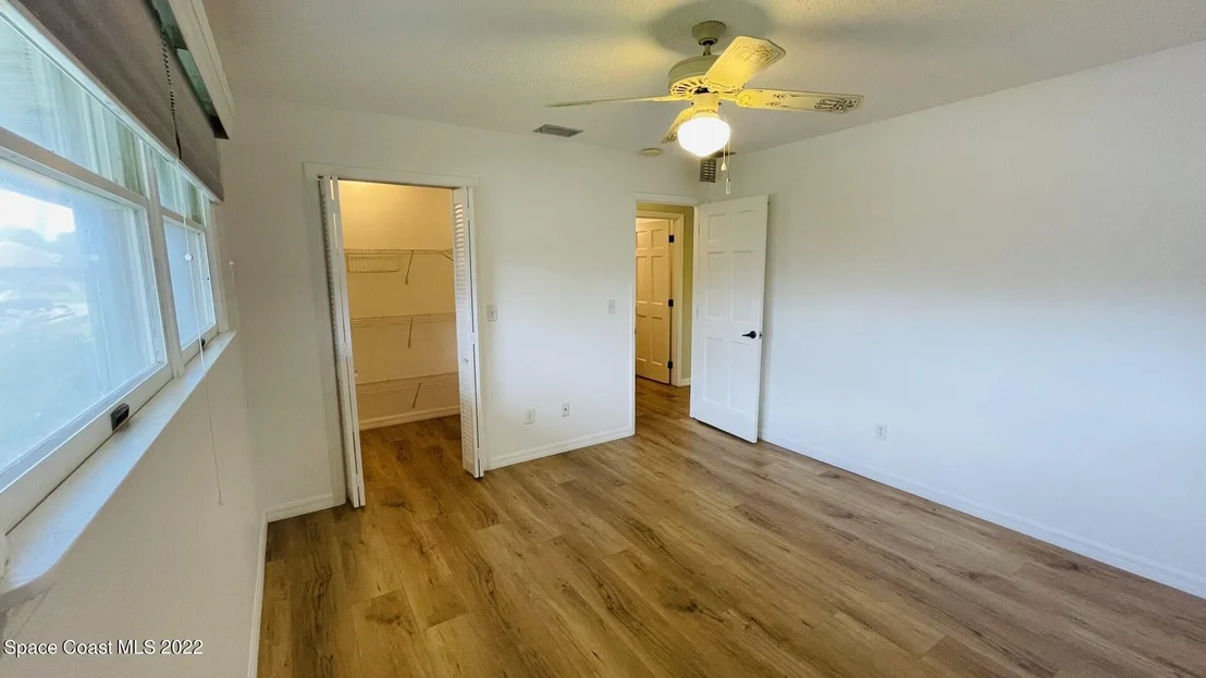 Photo of 216 Chalet Avenue