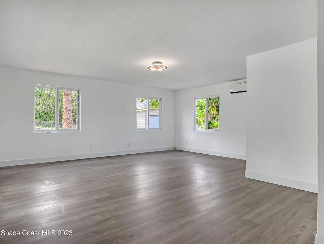 Photo of 545 Conifer Street