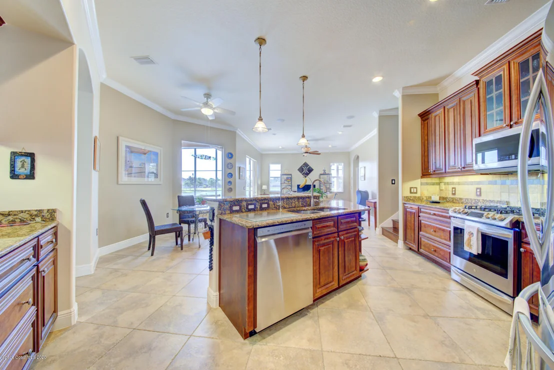 Photo of 2084 Botanica Circle