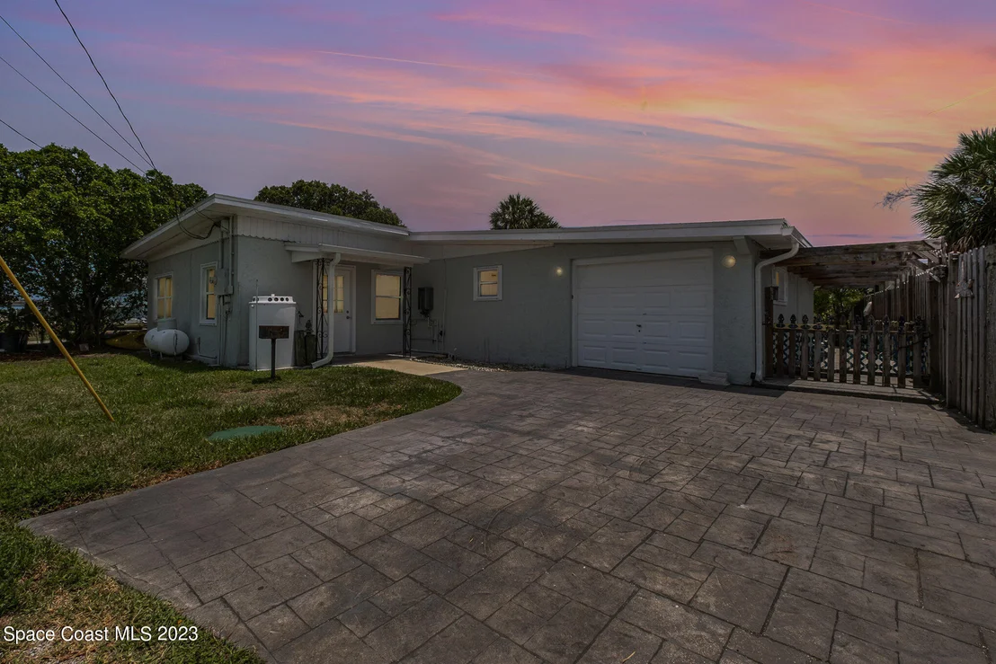 Photo of 3957 Canal Drive