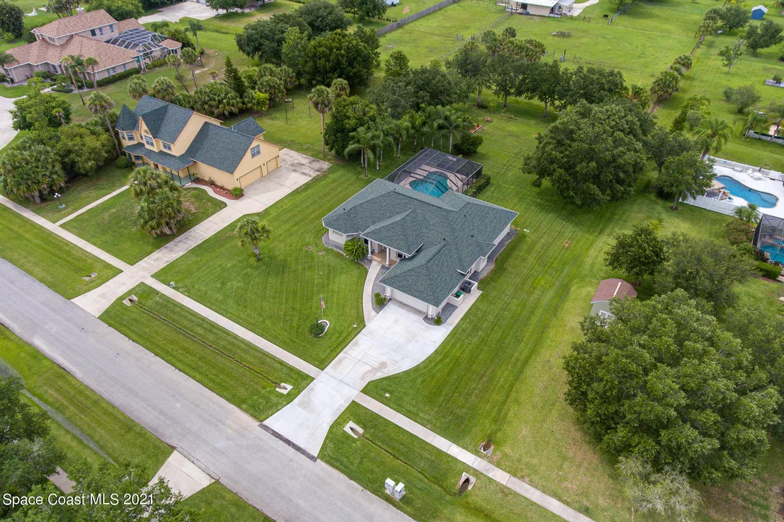 Photo of 1220 Tuckaway Drive