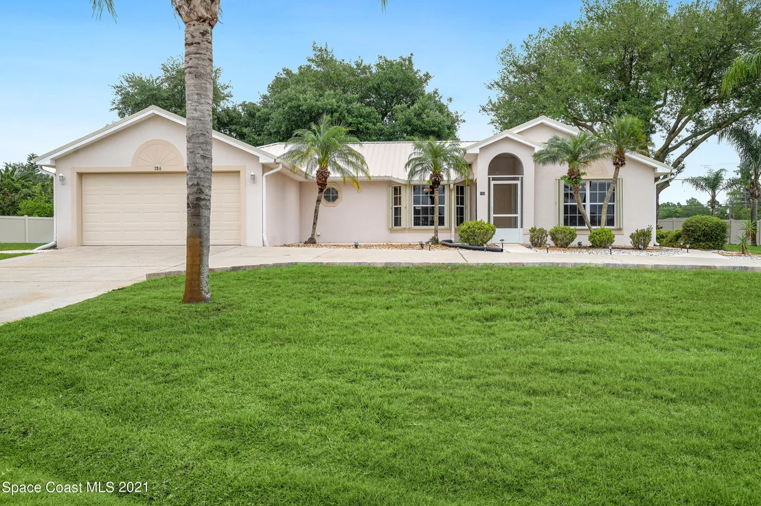 Photo of 786 Seven Gables Circle SE