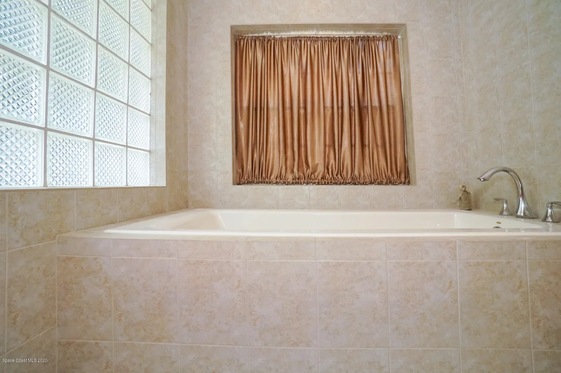 Photo of 2125 Linrose Lane