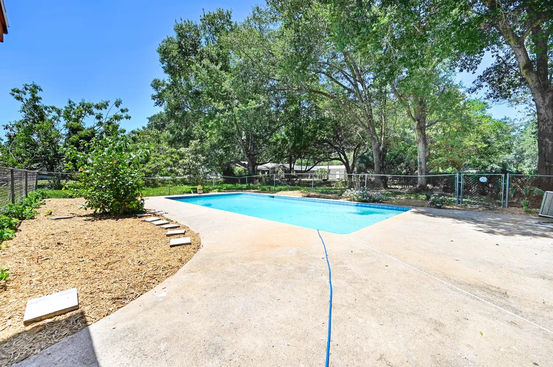 Photo of 6050 Mangrove Street