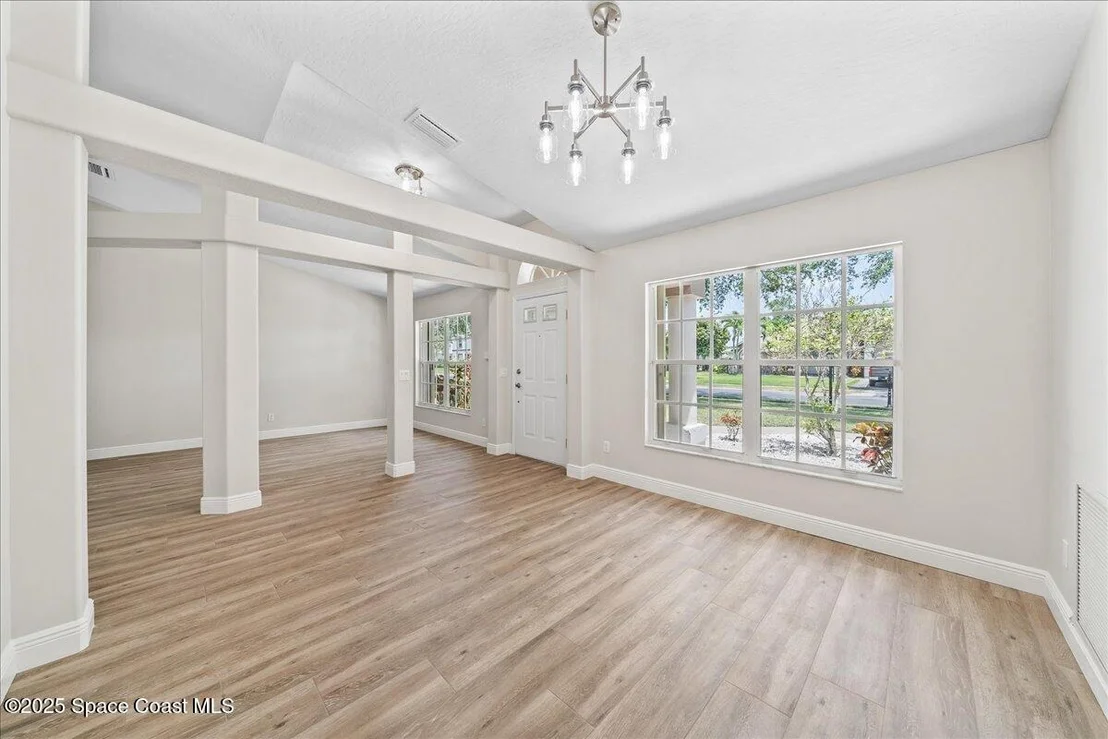Photo of 5863 Newbury Circle