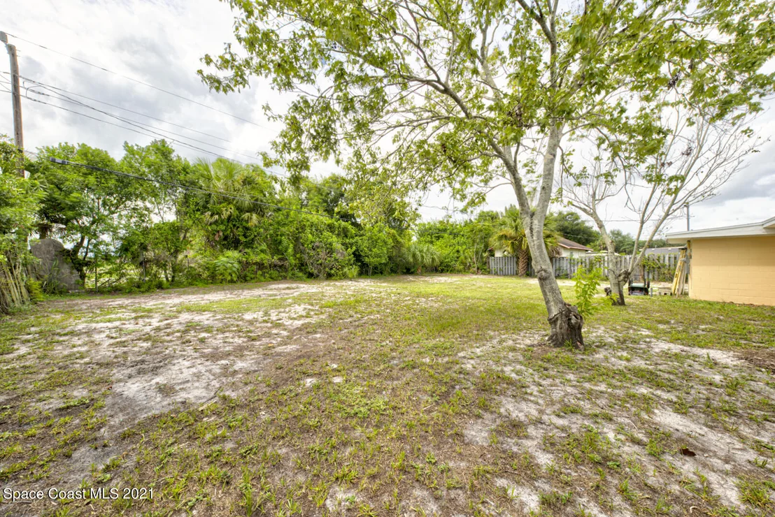 Photo of 1611 Cambridge Drive