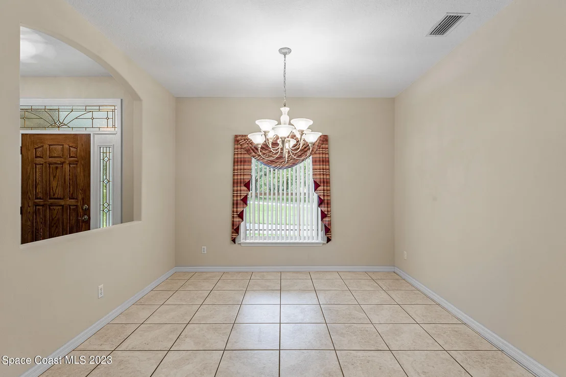 Photo of 927 Iron Bend Trail