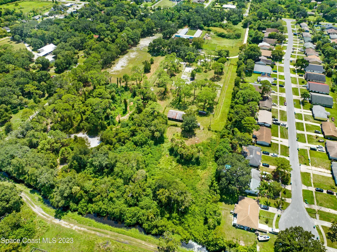 Photo of 2150 Lake Drive
