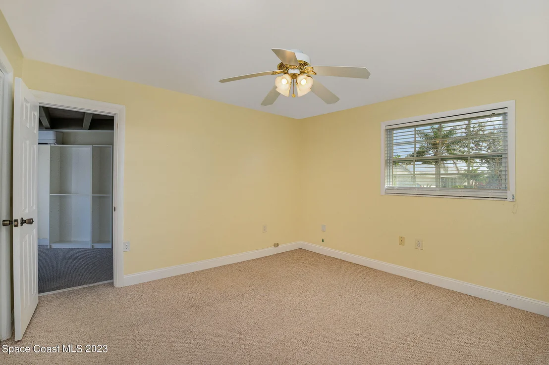 Photo of 472 Carmine Drive