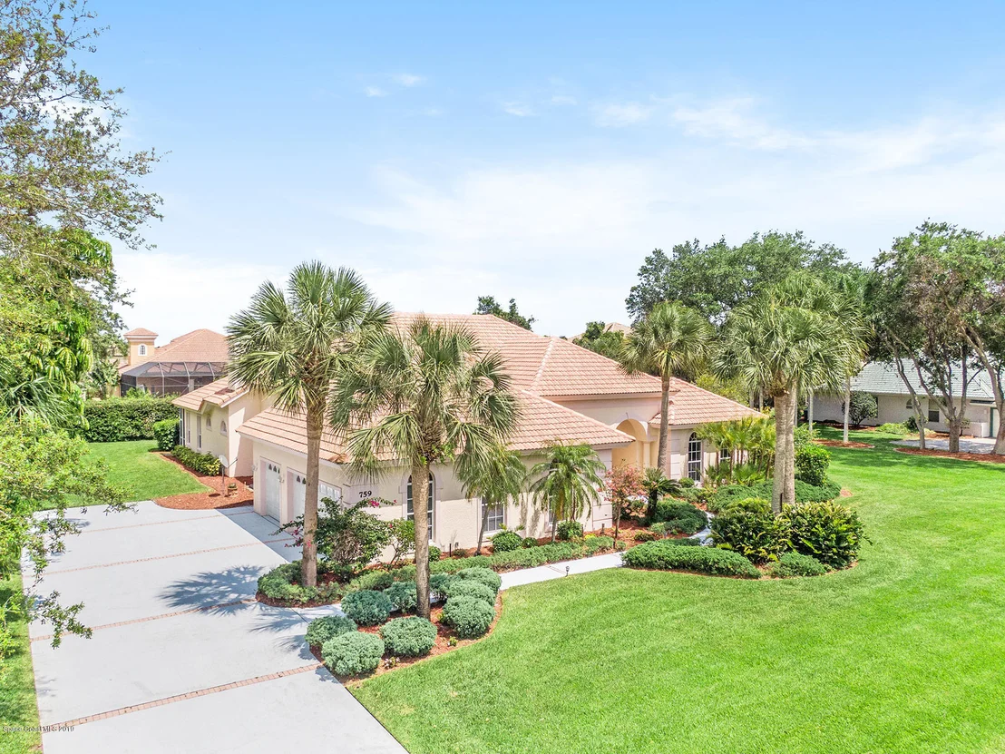 Photo of 759 Glengarry Drive