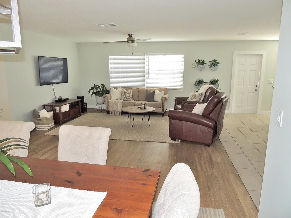 Photo of 991 Nagle Drive