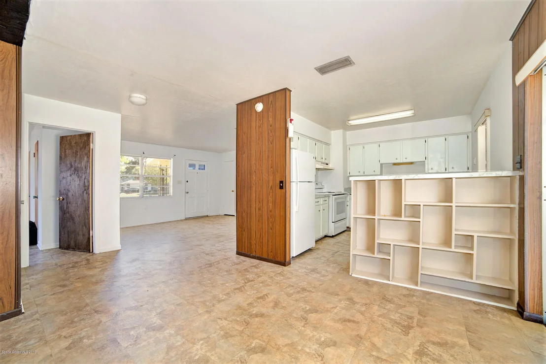 Photo of 906 Bristol Drive