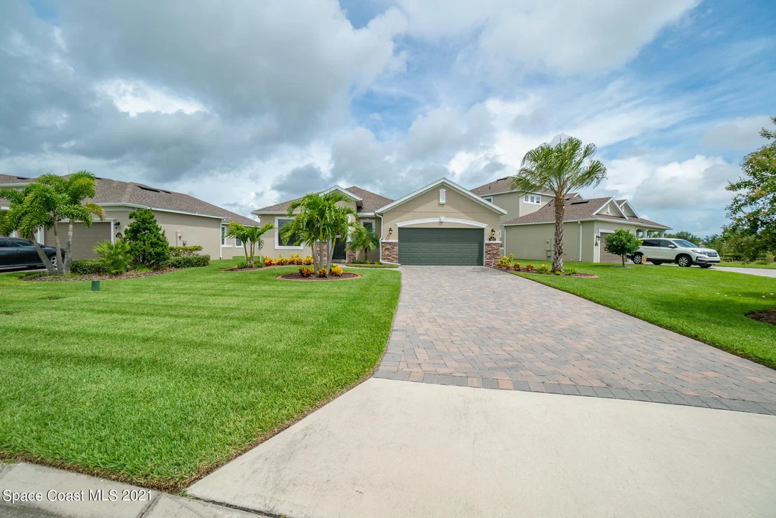 Photo of 3072 Casterton Drive