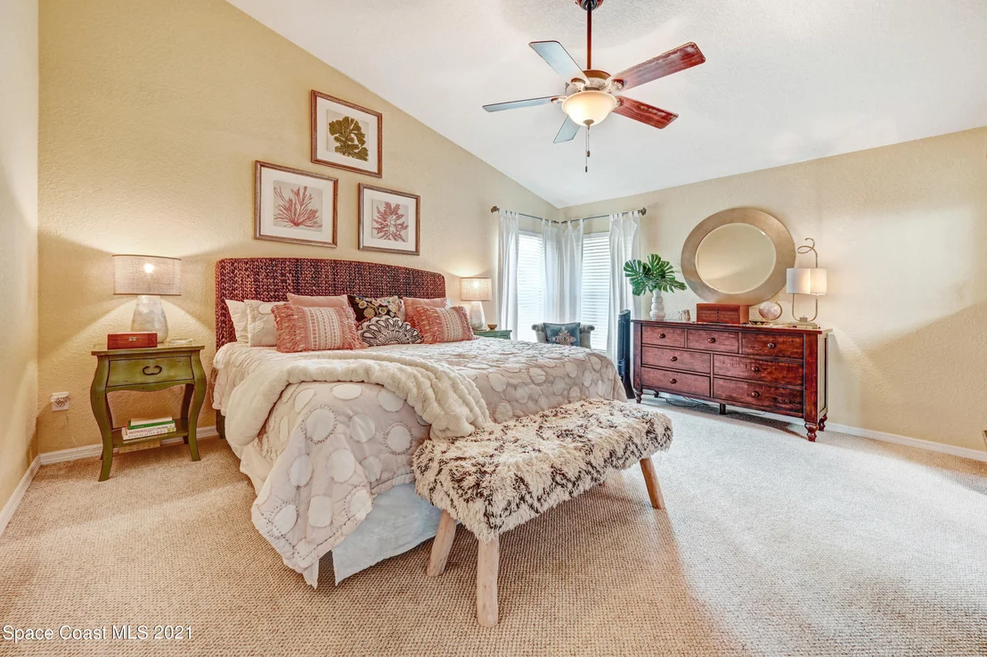 Photo of 992 Carriage Hill Road