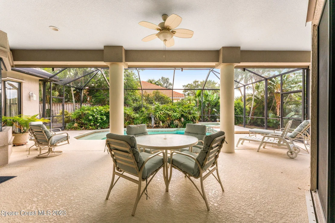 Photo of 423 Flanders Drive