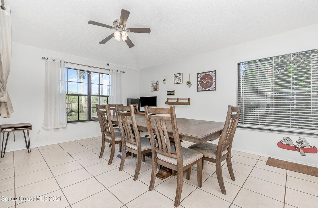 Photo of 1199 Meadowbrook Road NE