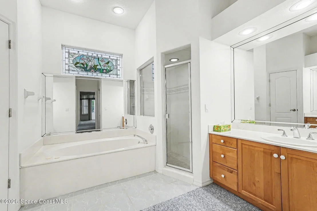 Photo of 981 Victoria Place