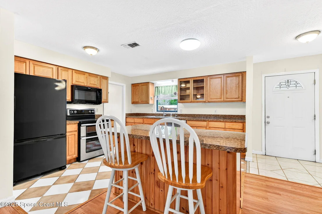 Photo of 2737 Cherbourg Road