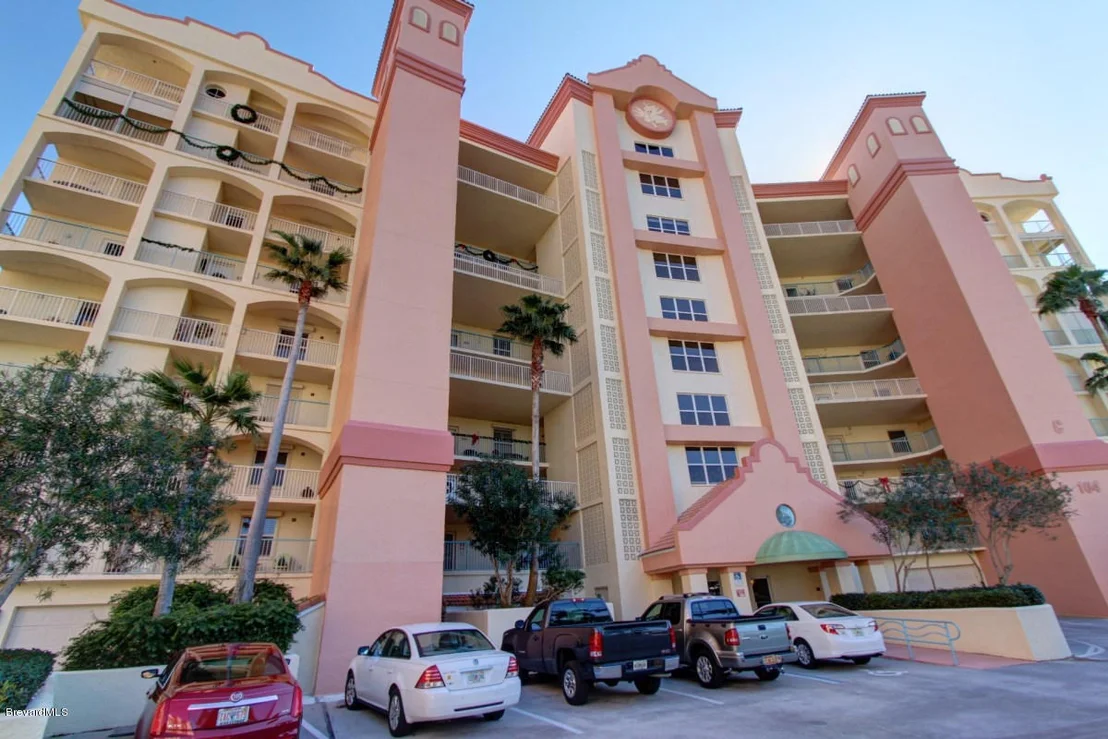 Photo of Unit 404 at 104 Riverside Drive
