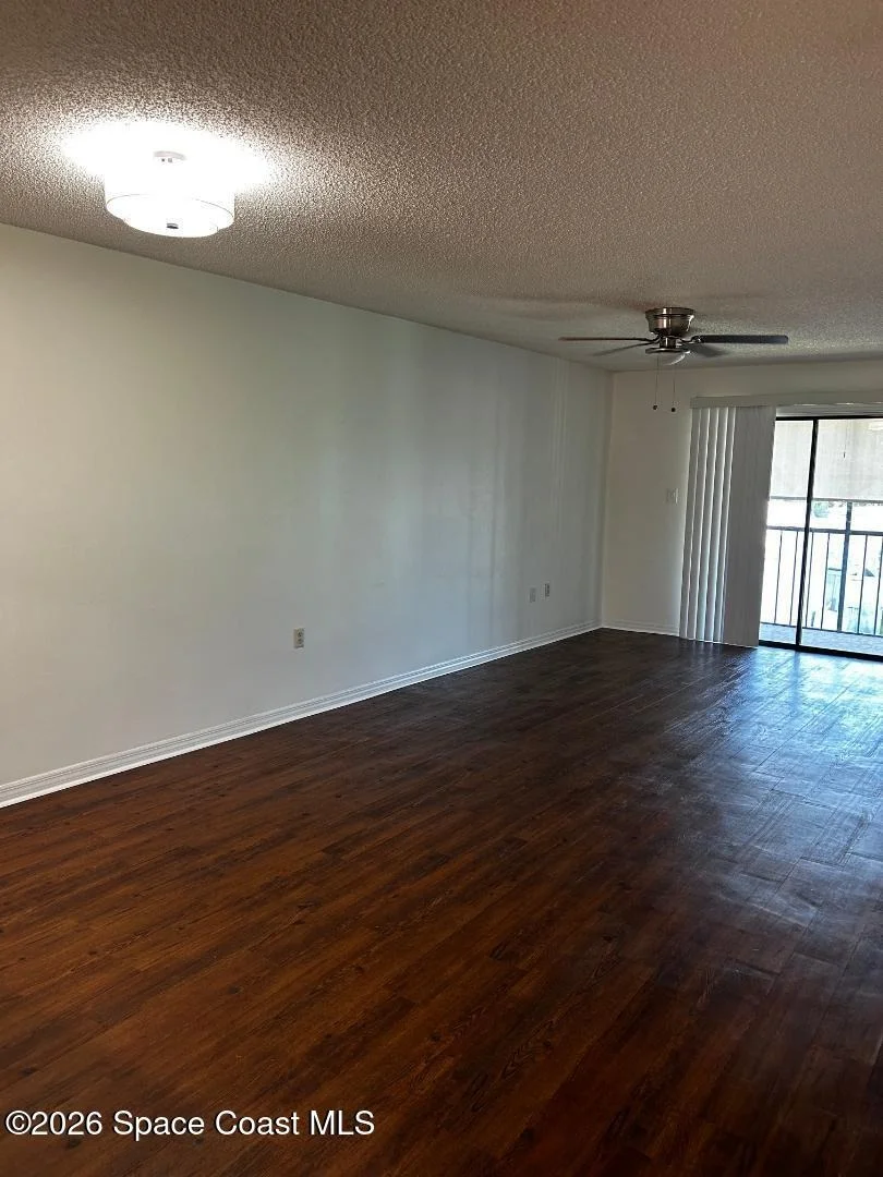 Photo of Unit 207 at 1720 Murrell Road
