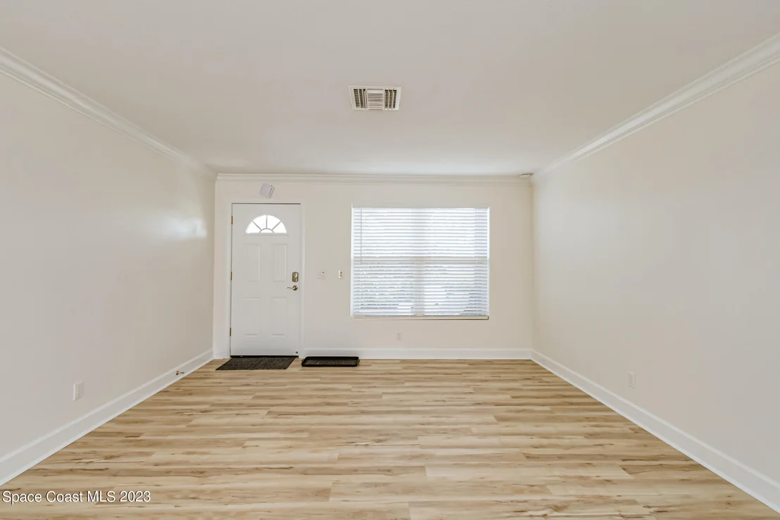 Photo of 842 Ixora Drive
