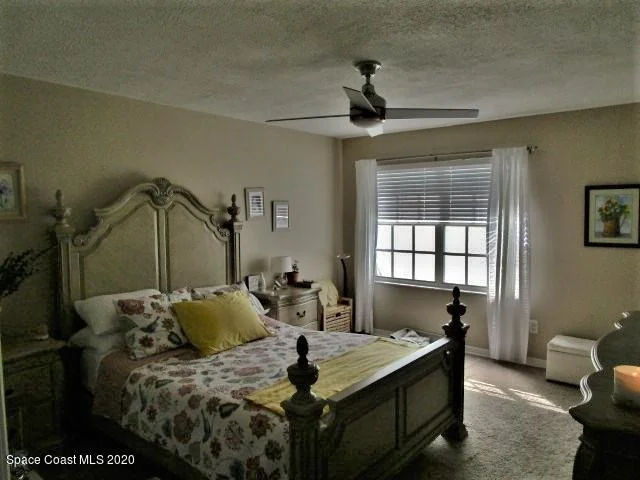 Photo of 810 Wateroak Drive NE