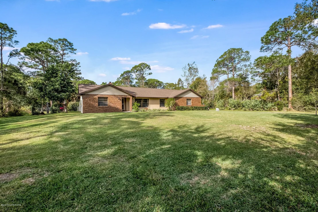 Photo of 1740 Hidden Lake Drive
