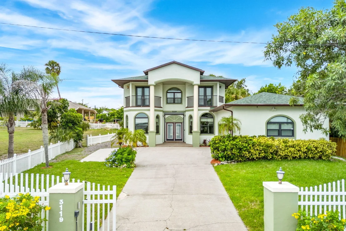 Photo of 3119 N Indian River Drive