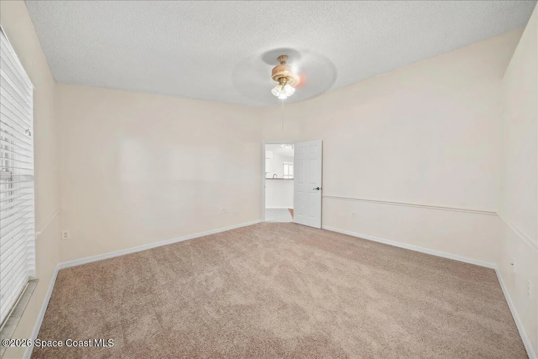 Photo of 1281 White Oak Circle