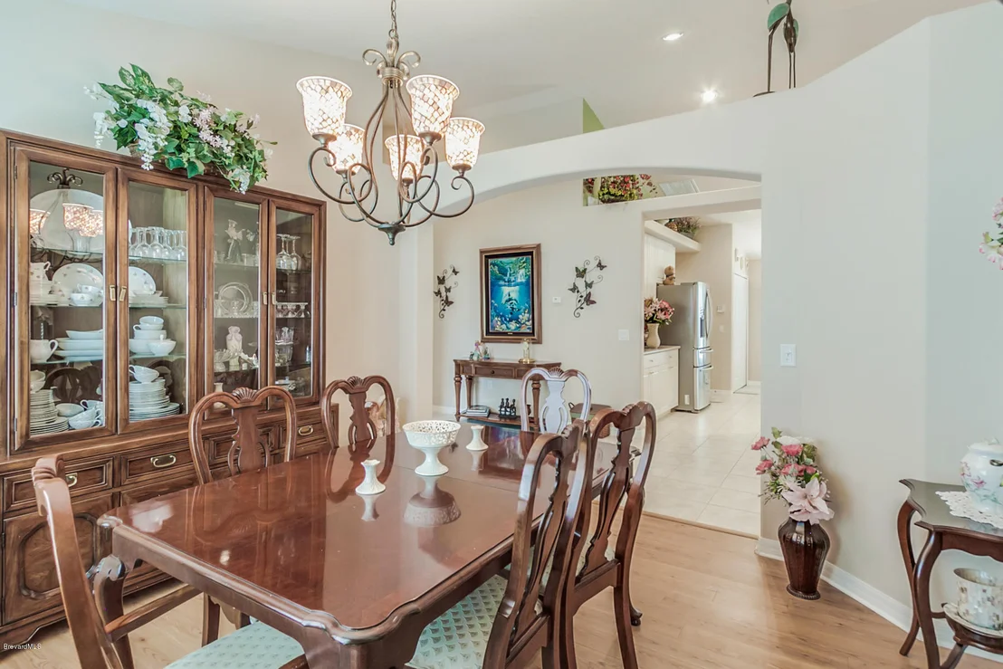 Photo of 6864 Renshaw Drive
