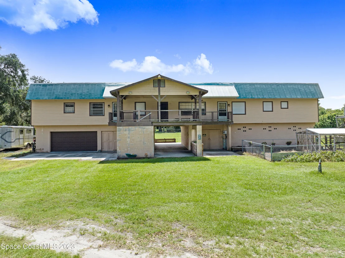 Photo of 2150 Lake Drive